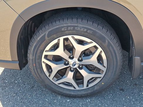 Used 2023 Subaru Forester Premium AWD/4WD image 12