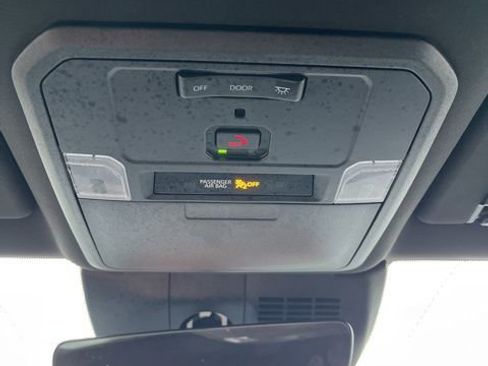 Used 2025 Toyota Tacoma TRD Off-Road image 43