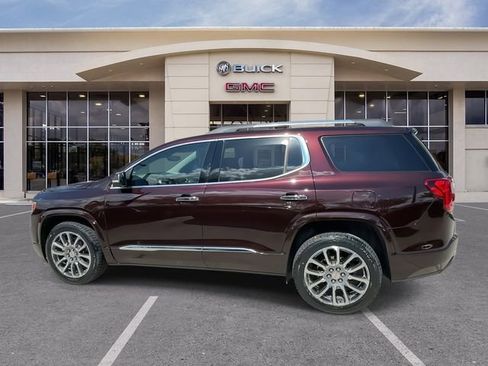 Used 2021 GMC Acadia Denali w/ Denali Technology Package FWD image 9