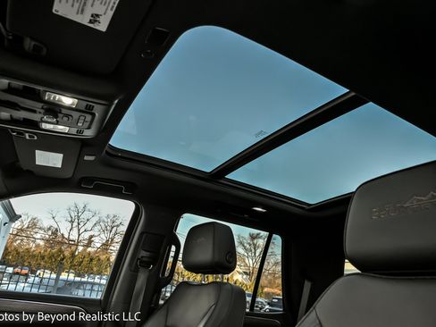 Used 2023 Chevrolet Tahoe High Country w/ Premium Package 2 image 27