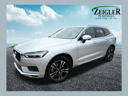 Used 2019 Volvo XC60 T6 Momentum w/ Premium Package