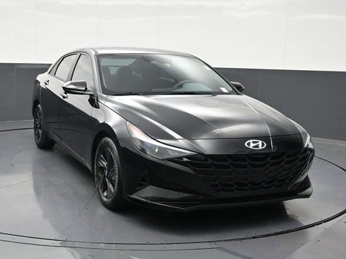Used 2023 Hyundai Elantra SEL FWD image 8