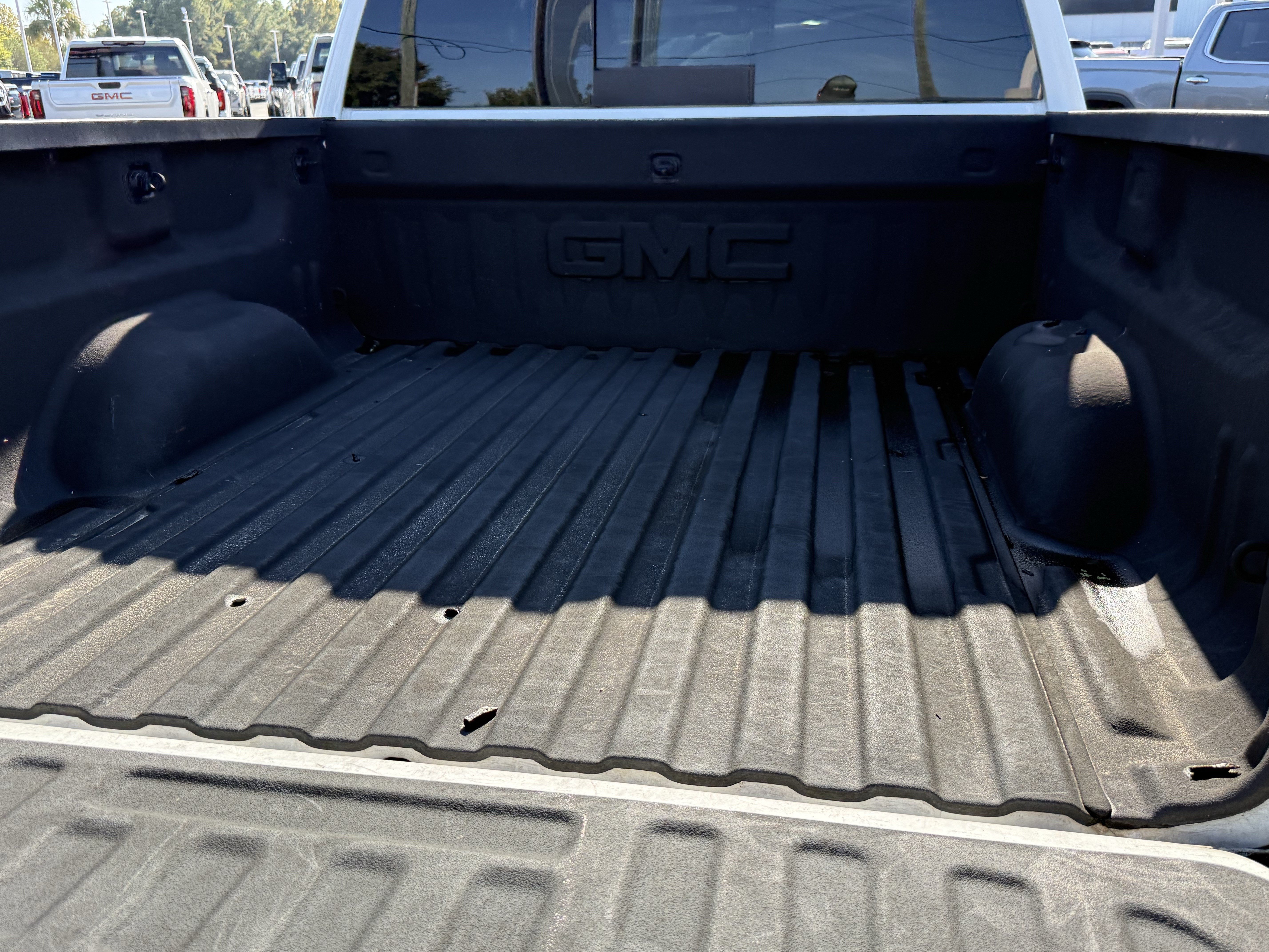 Used 2016 GMC Sierra 1500 SLT w/ All-Terrain Package AWD/4WD image 30