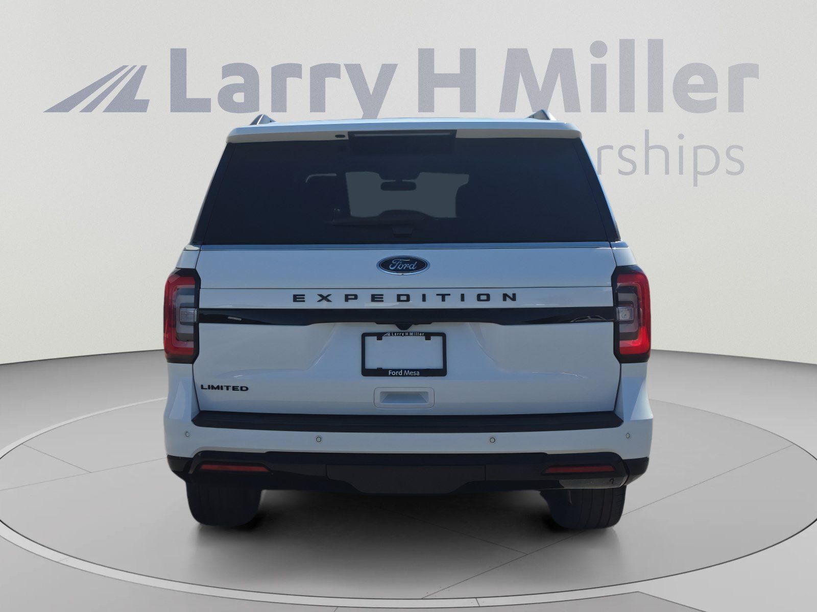 Used 2024 Ford Expedition Limited AWD/4WD image 4
