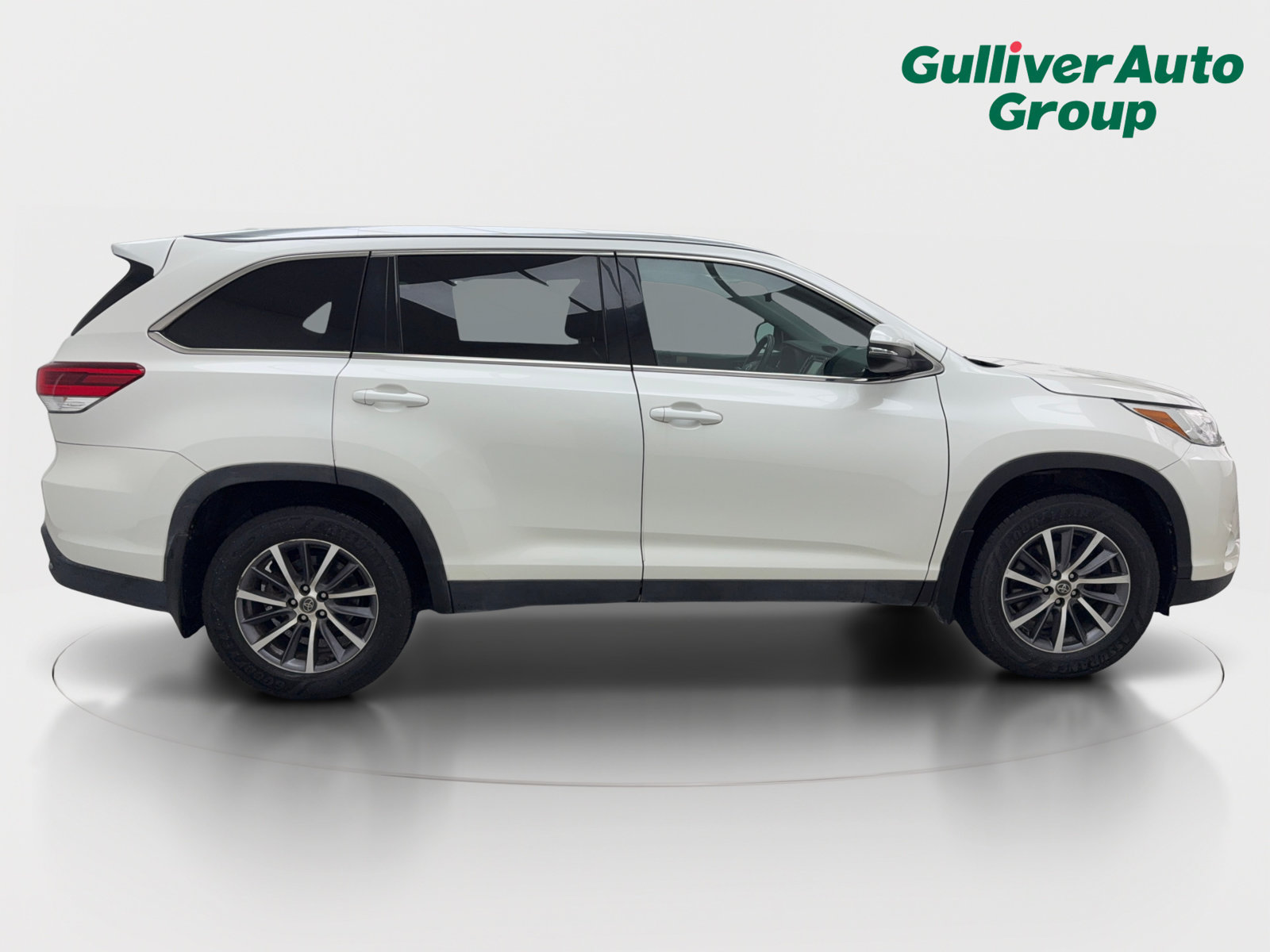 Used 2019 Toyota Highlander XLE AWD/4WD image 10