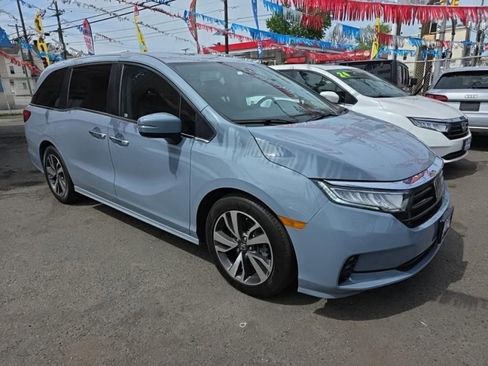 Used 2023 Honda Odyssey Touring image 3