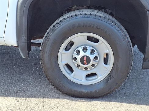 Used 2024 GMC Sierra 2500 Pro w/ Convenience Package image 9