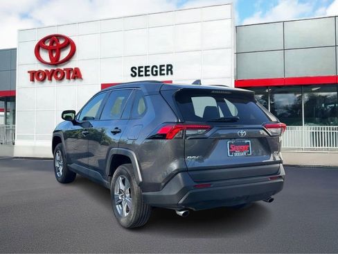 Used 2025 Toyota RAV4 XLE AWD/4WD image 5