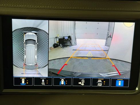 Used 2021 GMC Yukon XL Denali w/ Denali Ultimate Package image 15