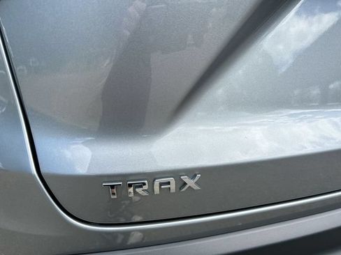 Used 2025 Chevrolet Trax LT FWD image 29