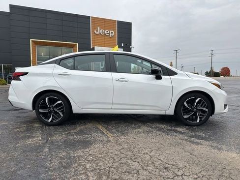 Used 2024 Nissan Versa SR image 5