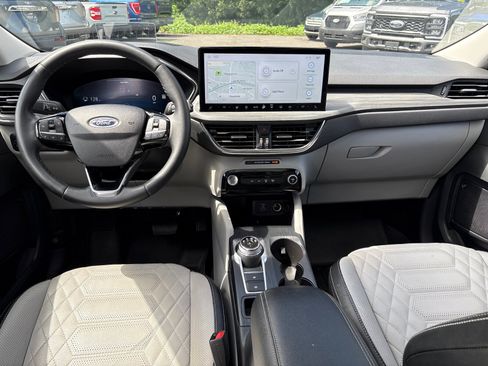 Used 2023 Ford Escape Platinum w/ Premium Technology Package AWD/4WD image 12