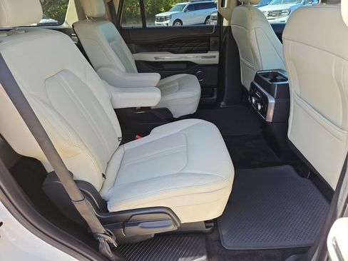 Used 2018 Ford Expedition Platinum RWD image 22