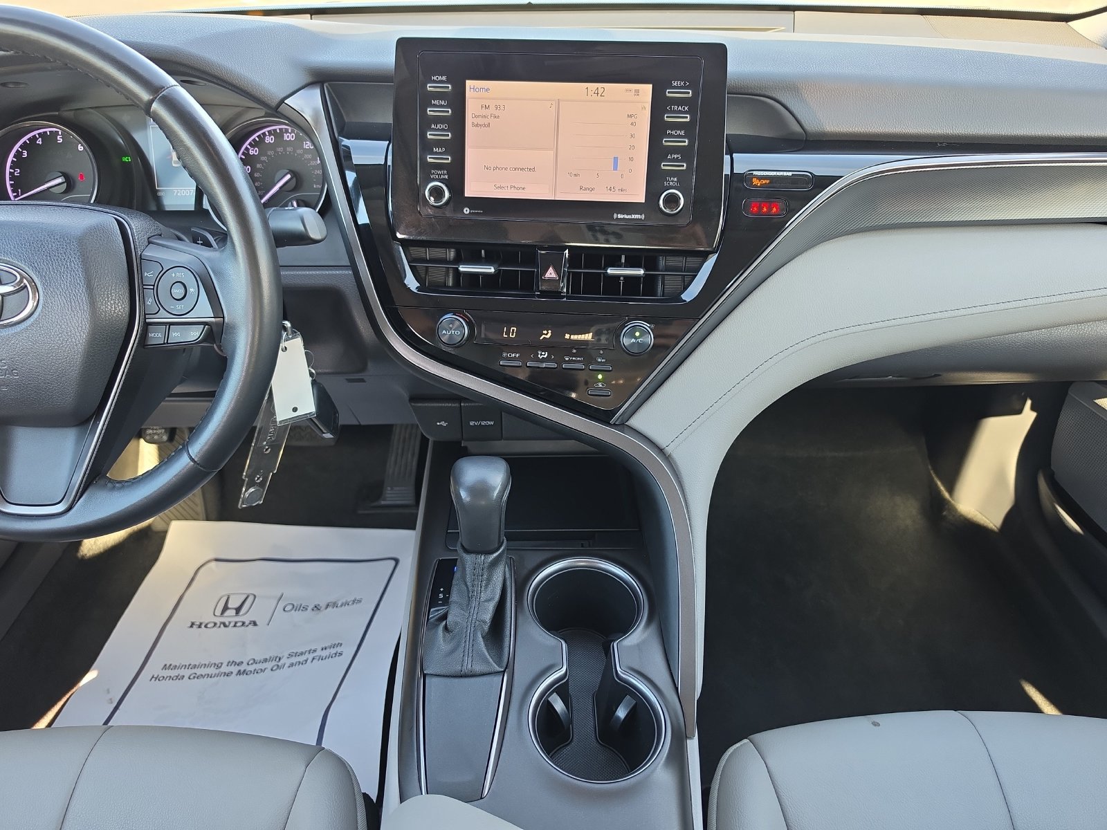 Used 2021 Toyota Camry SE FWD image 11