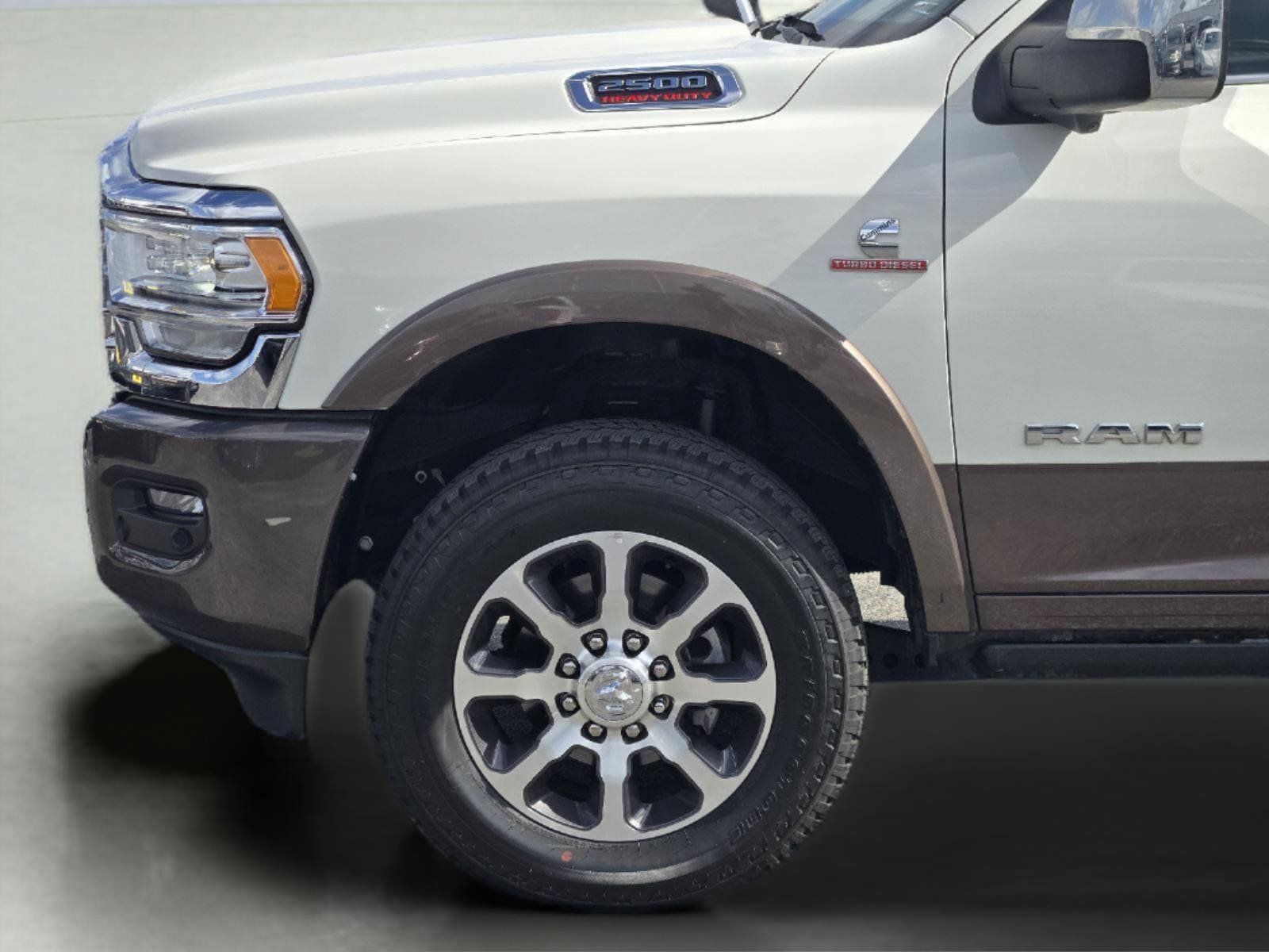 Used 2024 RAM 2500 Limited w/ Safety Group AWD/4WD image 9