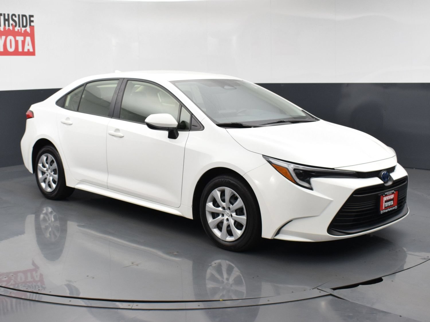 Used 2025 Toyota Corolla LE FWD image 6