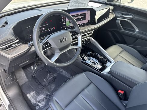 Used 2025 Audi Q5 Premium w/ Convenience Package AWD/4WD image 20