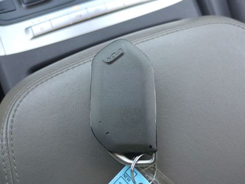 Used 2025 Kia Carnival FWD image 29