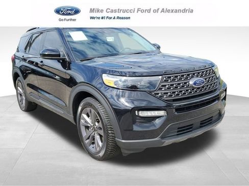Used 2023 Ford Explorer XLT w/ Equipment Group 202A AWD/4WD image 1