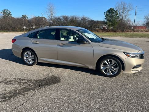 Used 2020 Honda Accord LX image 7