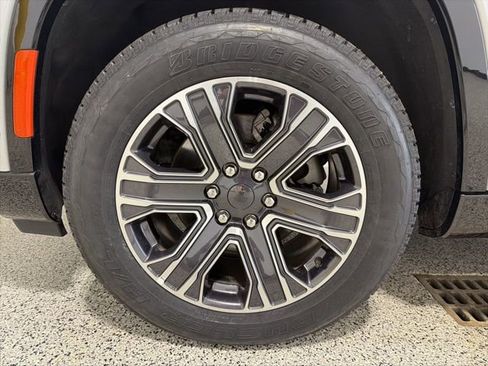 Used 2024 Jeep Wagoneer L Series II w/ Flexible Seating Group image 38