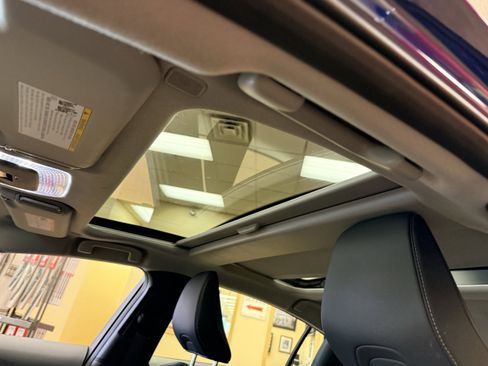 Used 2024 Toyota Prius Limited image 5