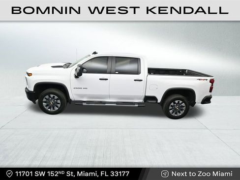 Used 2023 Chevrolet Silverado 2500 Custom w/ Custom Value Package image 14
