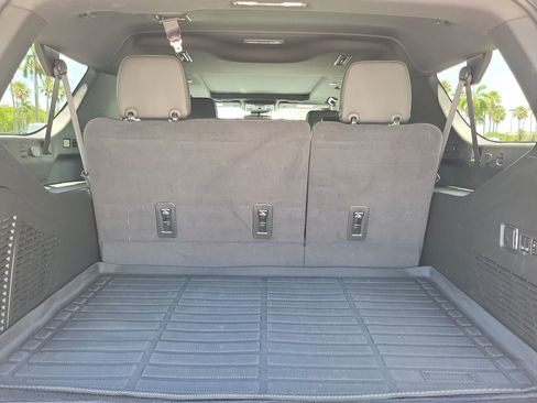 Used 2024 Chevrolet Suburban RST w/ Luxury Package RWD image 10