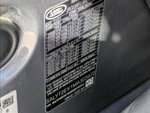 Used 2021 Land Rover Range Rover Velar R-Dynamic S image 21