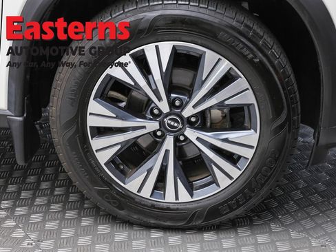 Used 2023 Nissan Rogue SV w/ SV Premium B Package AWD/4WD image 32