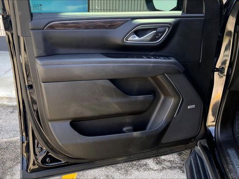 Used 2022 Chevrolet Tahoe LT w/ Luxury Package image 25