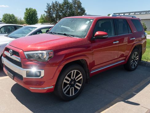 Used 2018 Toyota 4Runner Limited AWD/4WD image 4