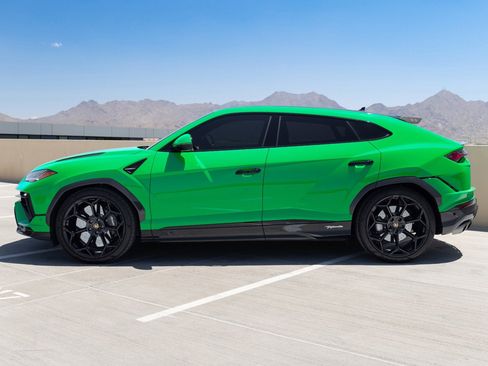 Used 2023 Lamborghini Urus Performante AWD/4WD image 5