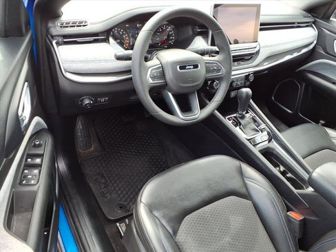 Used 2023 Jeep Compass Latitude w/ Convenience Group image 8