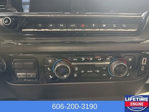 Used 2024 Chevrolet Silverado 2500 ZR2 w/ Technology Package image 28