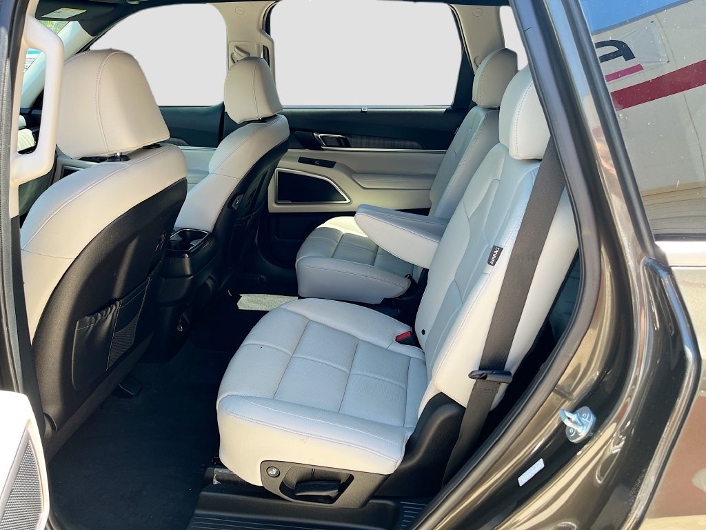 Used 2024 Kia Telluride EX w/ EX Captain's Chair Package AWD/4WD image 26
