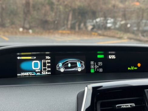 Used 2019 Toyota Prius L Eco image 33