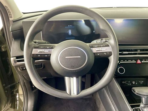 Used 2025 Hyundai Tucson SEL AWD/4WD image 17