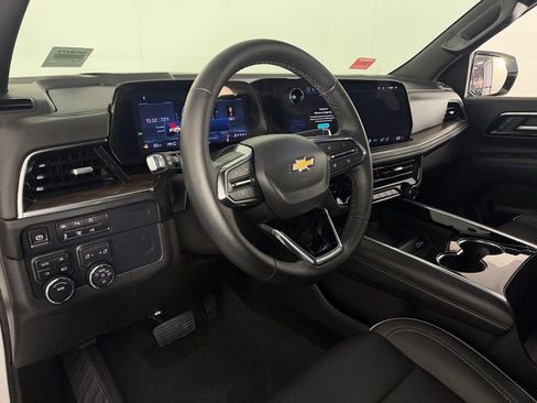 Used 2025 Chevrolet Tahoe Premier AWD/4WD image 22