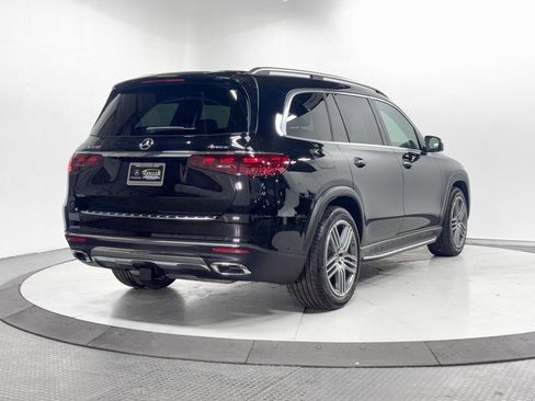 Certified 2025 Mercedes-Benz GLS 450 4MATIC image 33
