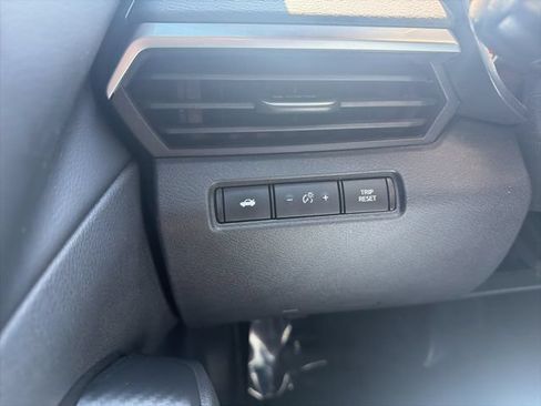 Used 2022 Nissan Altima 2.5 SR FWD image 11