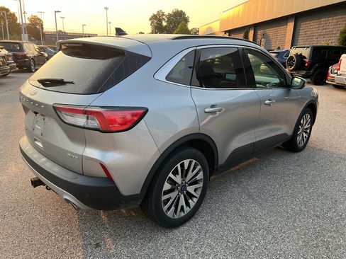 Used 2022 Ford Escape Titanium w/ Class II Trailer Tow Package AWD/4WD image 7