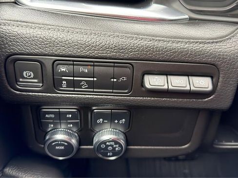 Used 2021 GMC Yukon Denali image 36