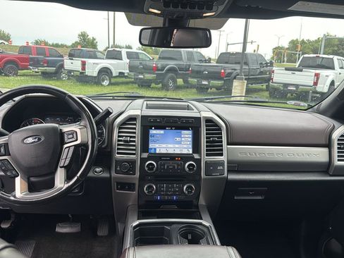 Used 2017 Ford F250 Platinum w/ Platinum Ultimate Package AWD/4WD image 24