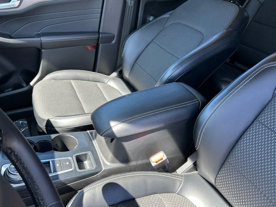 Used 2023 Ford Escape SE FWD image 16