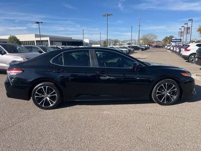 Used 2019 Toyota Camry SE w/ Carpet Mat Package