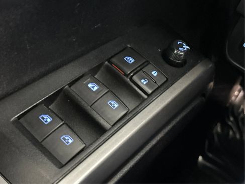 Used 2022 Toyota Tacoma SR5 AWD/4WD image 41
