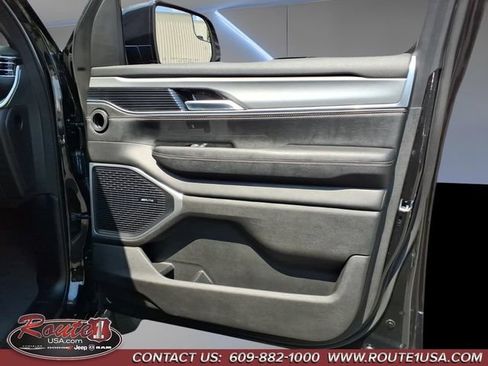Certified 2024 Jeep Wagoneer Series II AWD/4WD image 15
