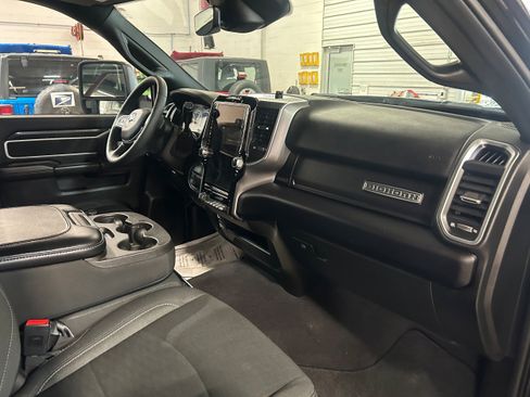 Used 2025 RAM 2500 Big Horn AWD/4WD image 8
