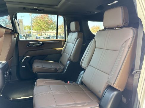 New 2026 Chevrolet Suburban High Country image 20